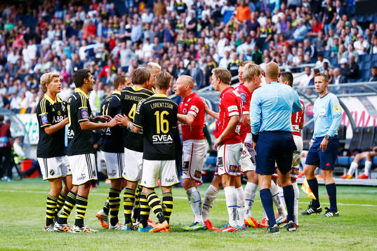 Stökigt mellan AIK och Kalmars spelare