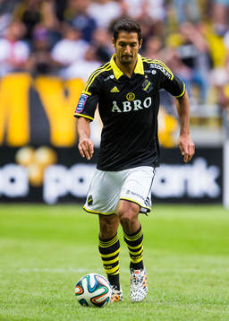 s Celso Borges med bollen