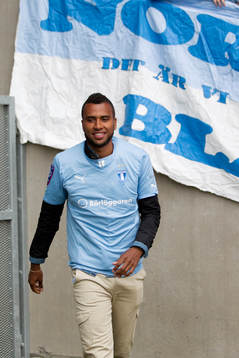 Isaac Kiese Thelin från Malmö presenterades som senaste