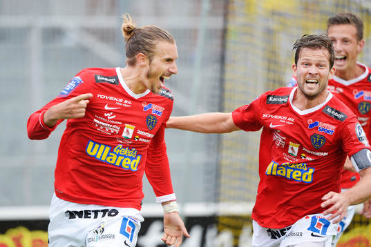 Falkenbergs Tobias Carlsson jublar