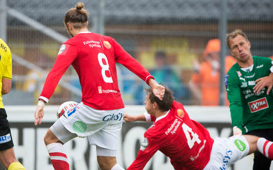Falkenbergs Tobias Karlsson kvitterar till 1-1 på övertid