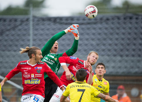 Mjällbys målvakt Mattias Asper i