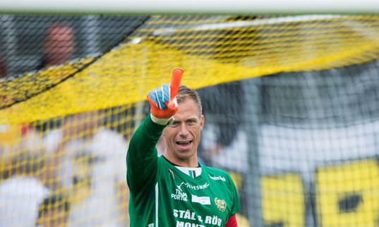 Mjällbys målvakt Mattias Asper  i