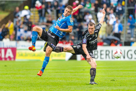 Halmstads Mikael Boman och IFK Göteborgs Jakob Johansson