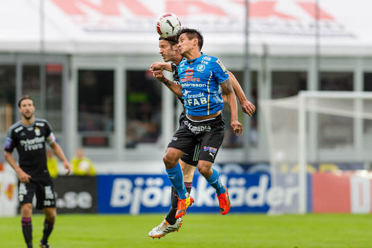 Halmstads Antonio Rojas i duell