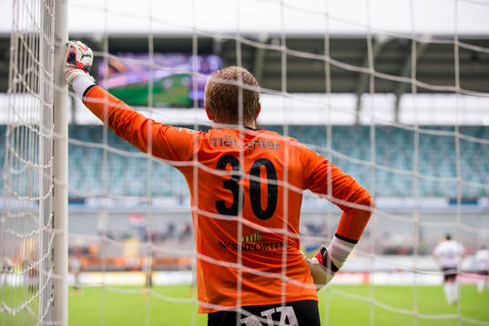 Örebros målvakt Jacob Rinne deppar