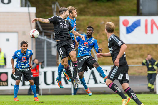 IFK Göteborgs Mattias Bjärsmyr och Halmstads Johan