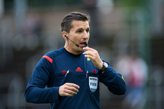 Domaren Bojan Pandzic i