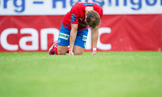 Helsingborgs Arnor Smarason skadad i