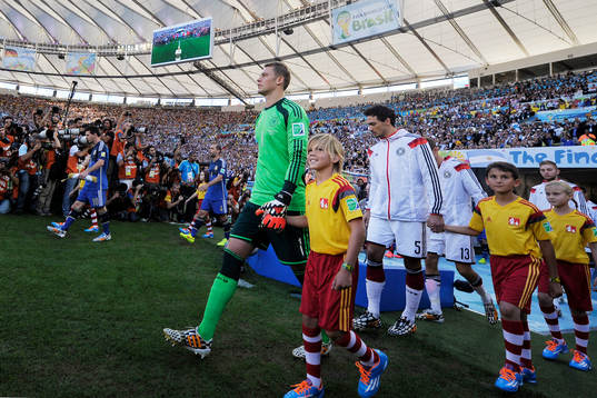 Tysklands målvakt Manuel Neuer och Argentinas Lionel Messi