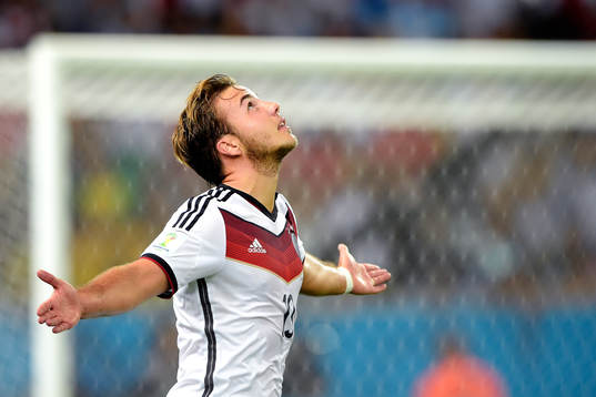 Tysklands Mario Götze jublar