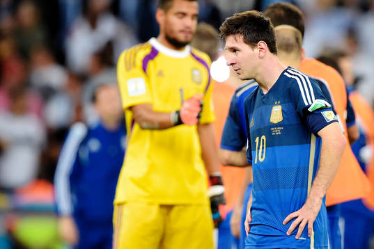Argentinas Lionel Messi deppar