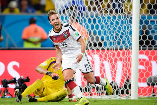 Tysklands Mario Götze jublar