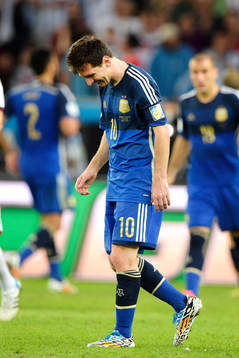 Argentinas Lionel Messi deppar
