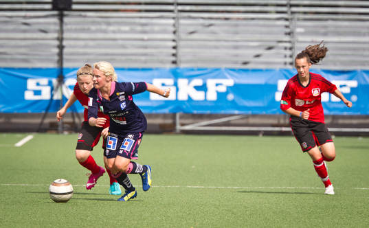 Match i Gothia Cup mellan Bayer Leverkusen och Linköping