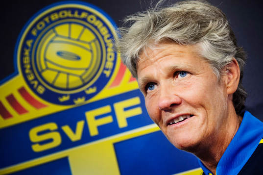 Sveriges förbundskapten Pia Sundhage presenterar