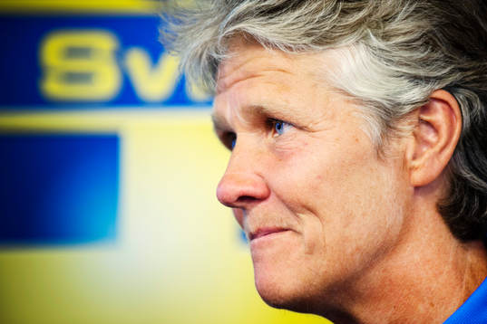 Sveriges förbundskapten Pia Sundhage presenterar