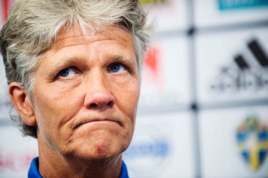 Sveriges förbundskapten Pia Sundhage presenterar