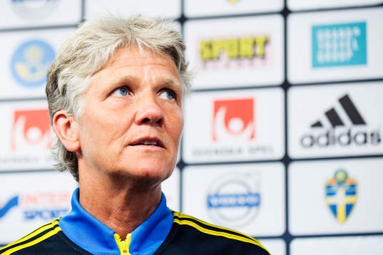Sveriges förbundskapten Pia Sundhage presenterar