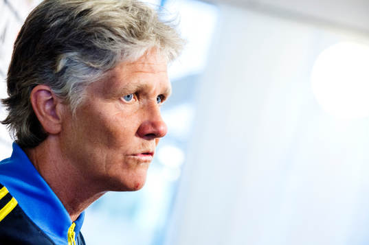 Sveriges förbundskapten Pia Sundhage presenterar