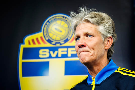 Sveriges förbundskapten Pia Sundhage presenterar