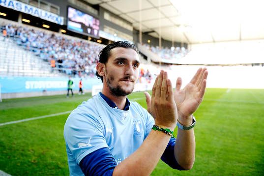 Malmö FF presenterar Agon Mehmeti  som nyförvärv innan