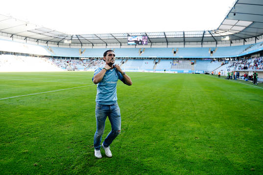 Malmö FF presenterar Agon Mehmeti  som nyförvärv innan