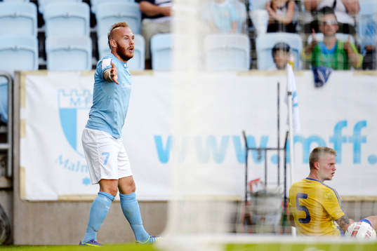 Malmö FFs Magnus Eriksson är frustrerad över att han