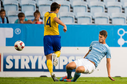 Malmö FFs Johan Hammar och Ventspils Eduard Tidenbergs