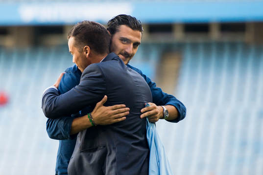 Malmö FFs sportchef Daniel Andersson kramar om Agon