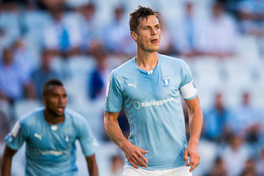 Malmö FFs Markus Rosenberg och i bakgrunden Isaac Kiese