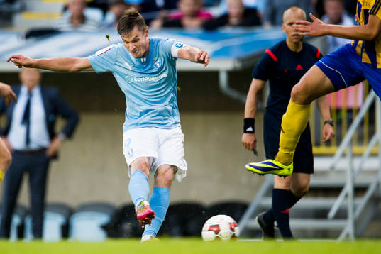 Malmö FFs Markus Rosenberg skjuter