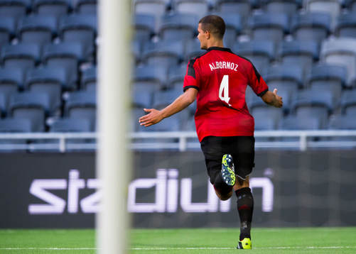Brommapojkarnas Mauricio Albornoz jublar