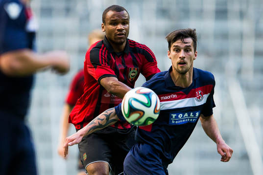 Brommapojkarnas Serge-Junior Martinsson Ngouali och