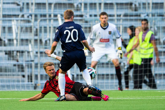 Brommapojkarnas Jacob Une Larsson stoppar Crusaders Richard