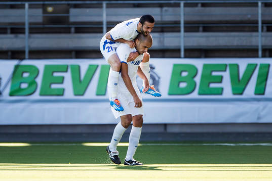 Inter Bakus Slavco Georgievski och Arif Dashdemirov jublar