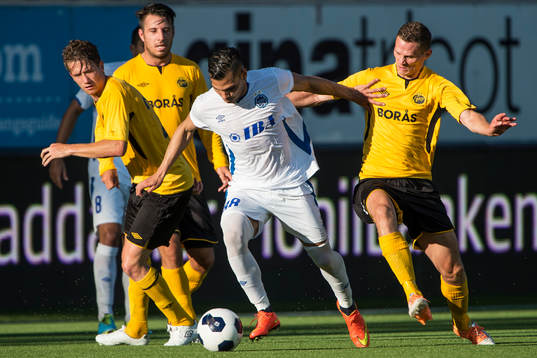 Inter Bakus Derlis David Meza Colli och Elfsborgs Jon
