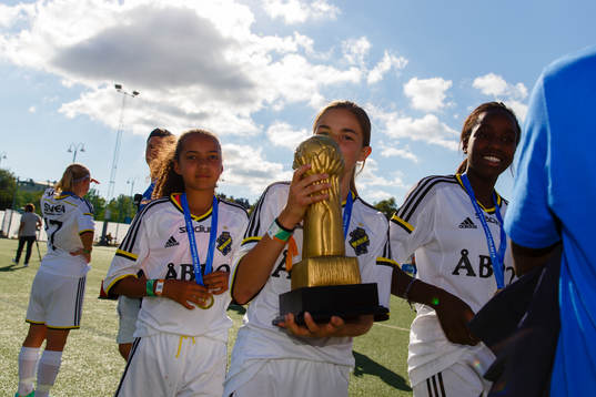 Final i G13 mellan Greve Fodbold och AIK FF, AIK jublar med