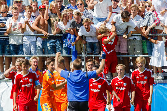 Final i B16 mellan HK 1 och Onsala BK, Onsala jublar
