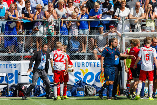 Final i B16 mellan HK 1 och Onsala BK, bråk