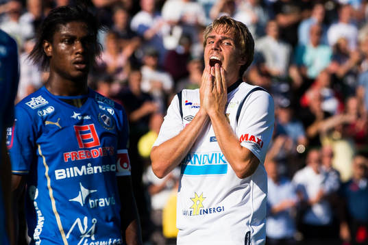 Gefles Johan Oremo tar sig för hakan