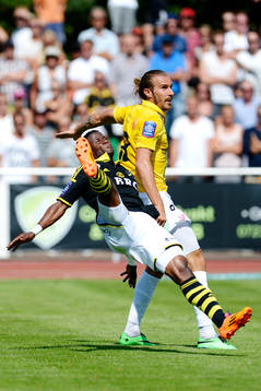 s Kennedy Igboananike mot Falkenbergs Tobias Carlsson