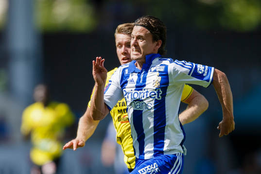 Mjällbys Rikard Östlin och IFK Göteborgs Lasse Vibe
