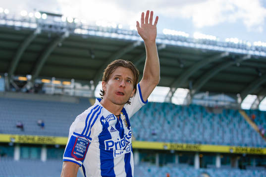 IFK Göteborgs Lasse Vibe tackar publiken