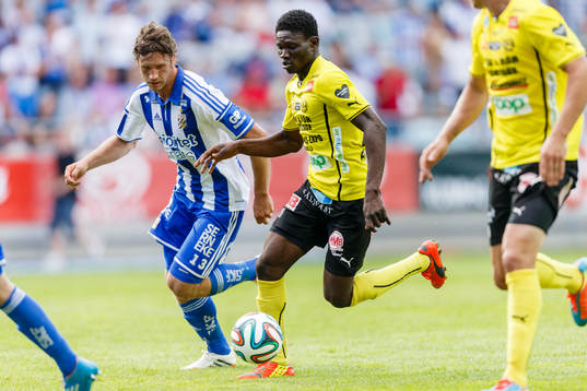 IFK Göteborgs Gustav Svensson och Mjällbys Kwame Bonsu