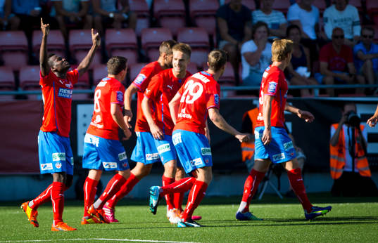 Helsingborgs David Accam jublar