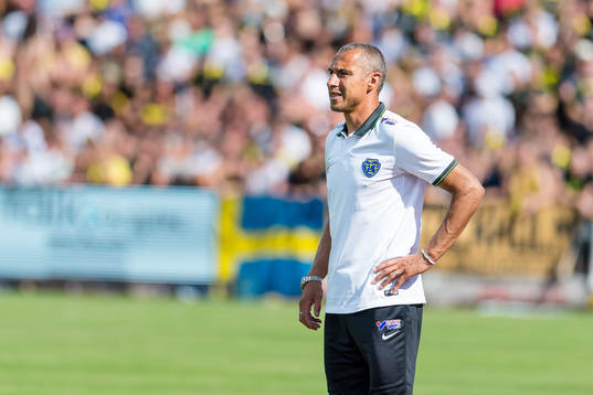 Falkenbergs tränare Henrik Larsson