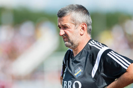 s assisterande tränare Nebojsa Novakovic