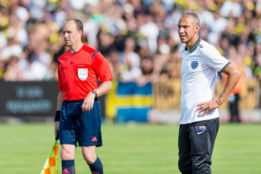 Falkenbergs tränare Henrik Larsson