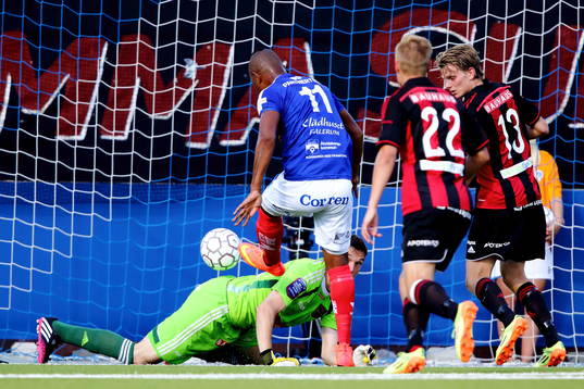 Åtvidabergs Ricardo Santos gör mål och 1-0